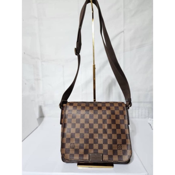 Authentic Louis Vuitton Damier Ebene District PM Messenger Bag Brown - Picture 1 of 14